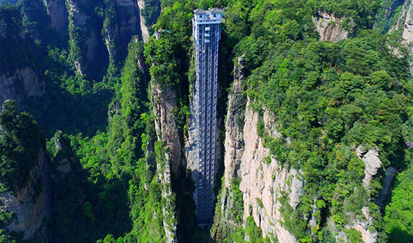 آسانسور بایلونگ «Bailong» در چین